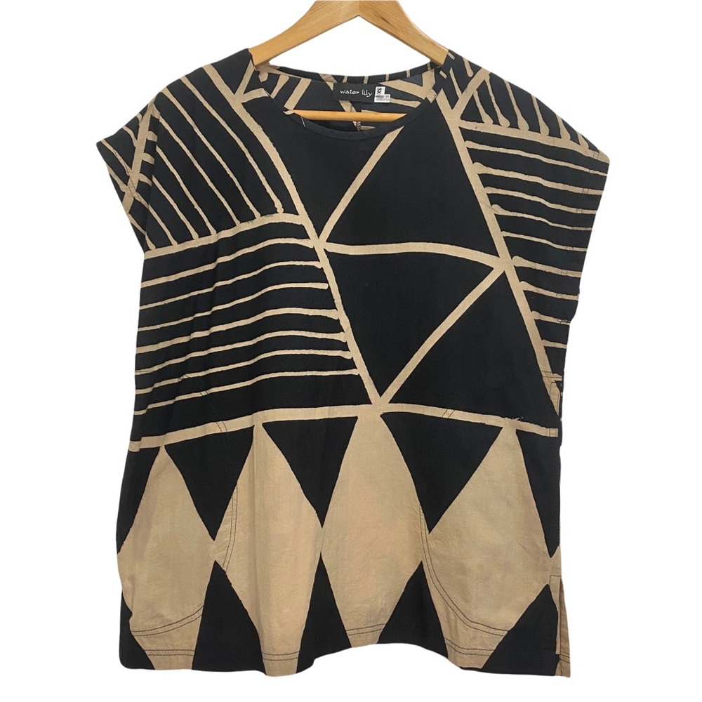 Water Lily Women’s XS Black Beige Tan Relaxed Tribal Triangle Striped Top Blouse